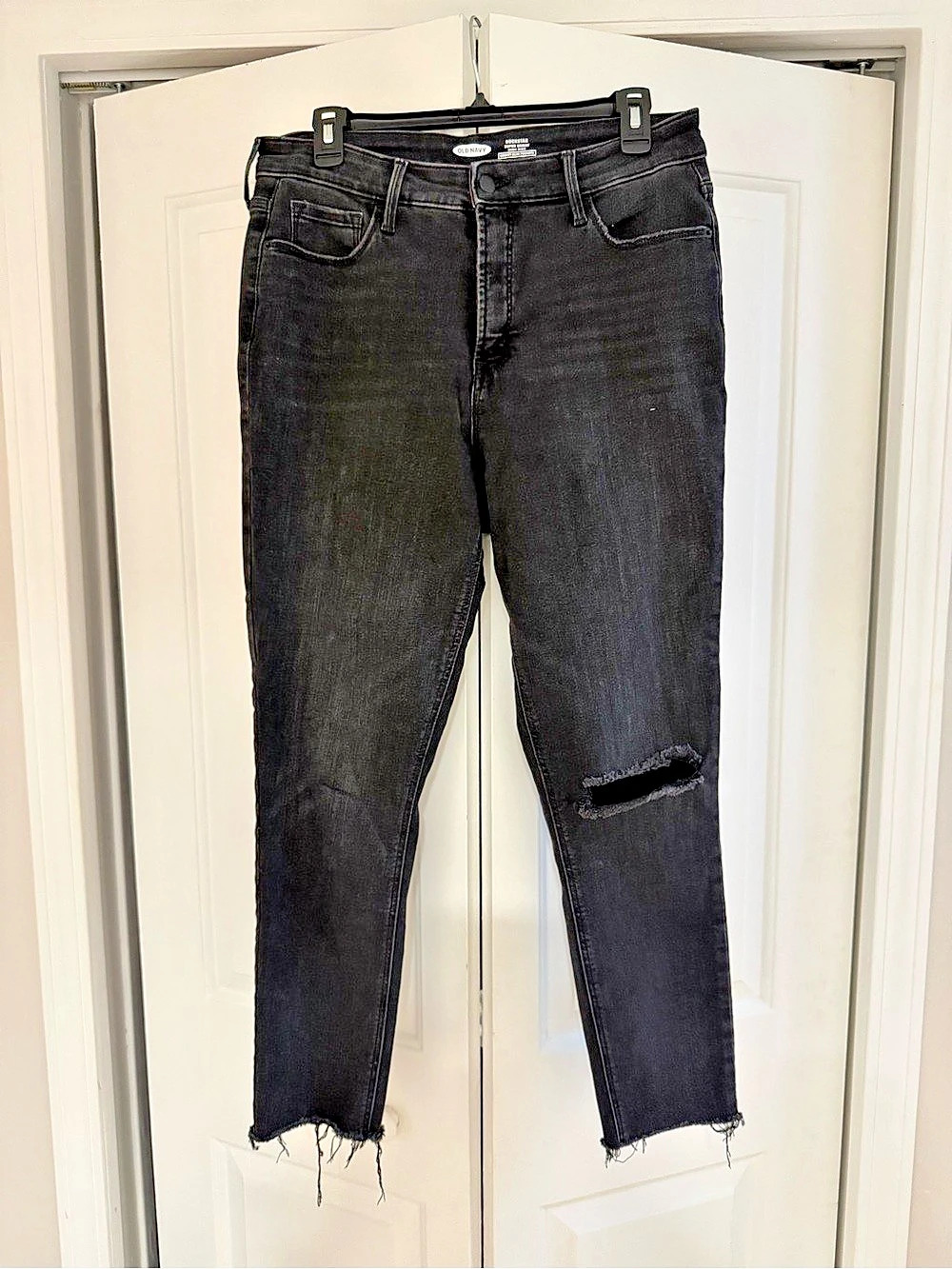 Old Navy High-Waisted Rockstar Super Skinny Black Distressed Ankle Jeans Black S